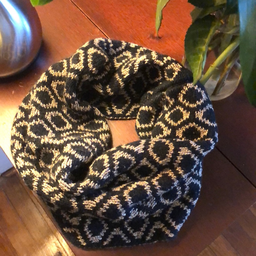 Ann Taylor black and gold neck scarf EUC